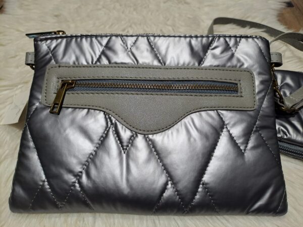 pochette doudoune grise